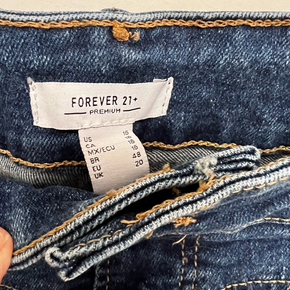 Forever 21 - Picture 2 of 4